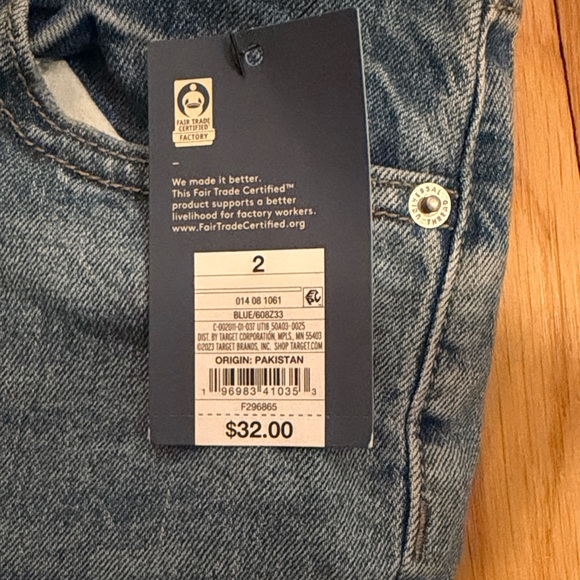 Universal Thread Women's Light Blue Straight Leg Jeans - Picture 6 of 6